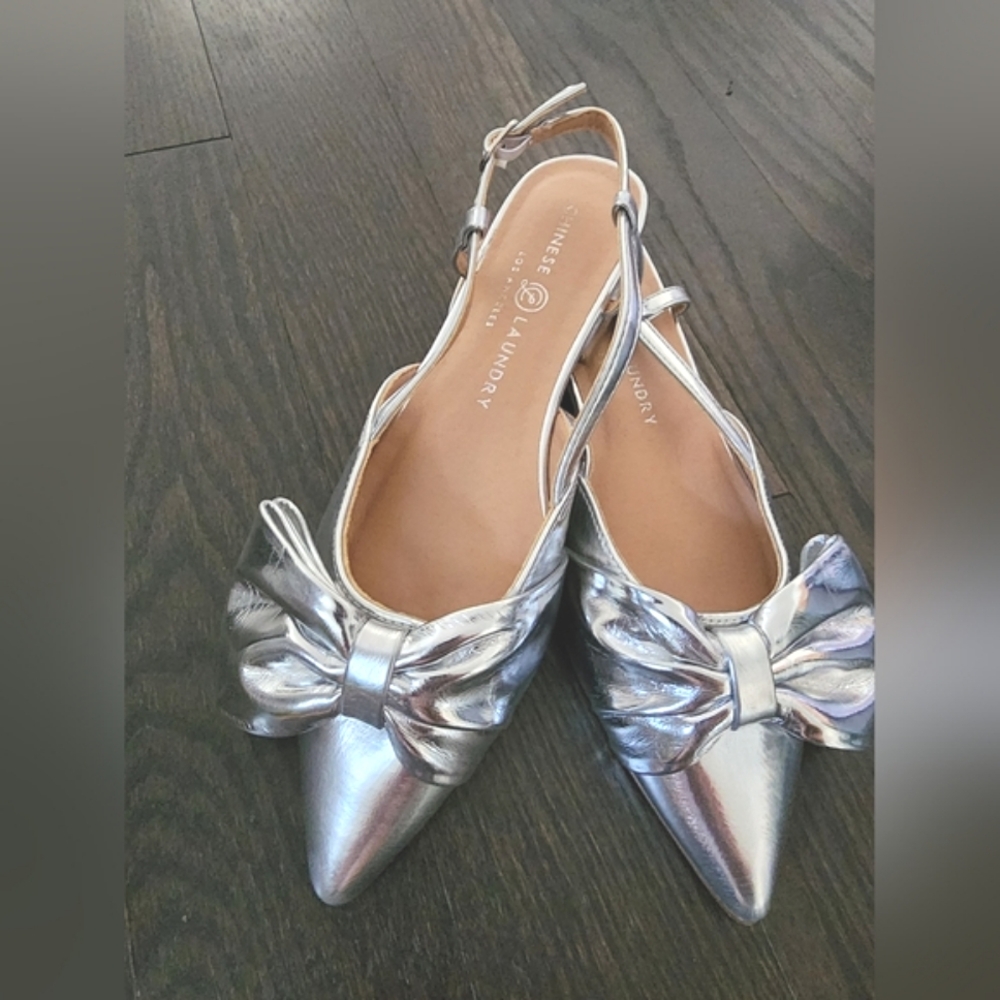 Chinese Laundry Silver Bow Flats